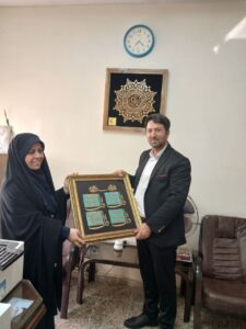 گزارش تصویری/تقدیر مدیرکل فرهنگ و ارشاد اسلامی خراسان رضوی از مدیر مسئول پایگاه خبری رخداد پرس