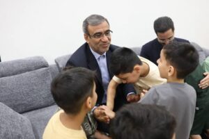 استاندار خراسان رضوی از مرکز نگهداری کودکان بی‌سرپرست «خانه چتر» بازدید کرد