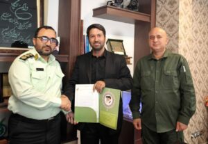 تقدیر از امیر رستمی مدیر مسئول پایگاه خبری رخداد پرس توسط سرتیپ پاسدار محمد کاظم تقوی فرمانده انتظامی استان خراسان رضوی