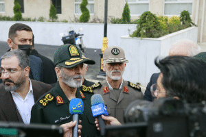 رئیس ستادکل نیروهای مسلح: معیشت نیروهای مسلح دغدغه مشترک ما و رئیس‌جمهور است