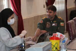 اهدا خون بیش از ۱۰۰ نفر از پرسنل پایگاه هوانیروز مشهد مقدس