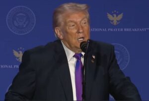 ترامپ: ظرف ۱۰ روز آینده مشخص می‌شود با ایران به توافق می‌رسیم یا خیر