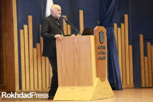 ایستادگی تنها راه مقابله با اراده دشمن است