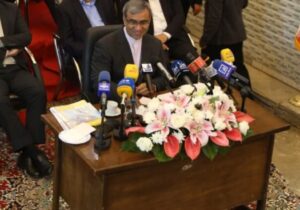 استاندار خراسان رضوی پاسخگوی پرسش‌های رسانه‌ها می‌شود